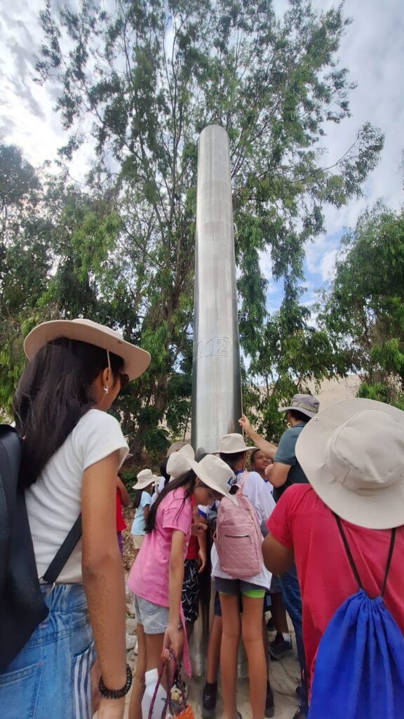 Visita niños Monolito